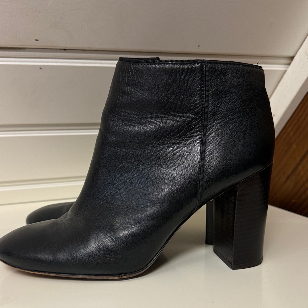 Classic black leather, Tory Burch, ankle boot size 8.5
